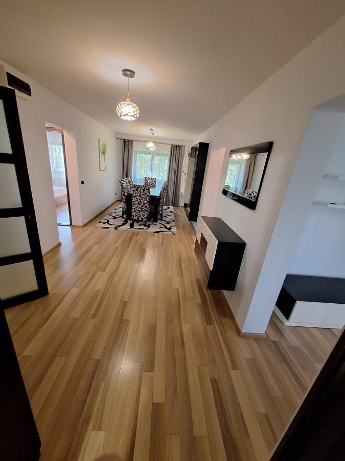 Urban George Enescu 4 Beedroom Apartment Suceava Exterior photo